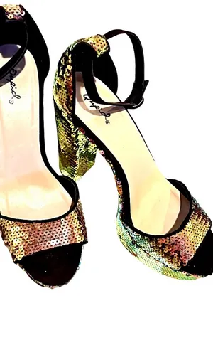 Qupid Esme-11 Sparkly Sequin Embellished Hidden Platform Heels thumbnail 6