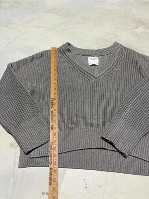 Abercrombie & fitch Cropped V-Neck knit Sweater grey taupe large thumbnail 2
