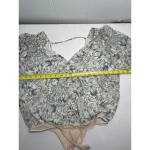 ASTR THE LABEL Surplice Faux Wrap Floral Bodysuit in Size XL thumbnail 6