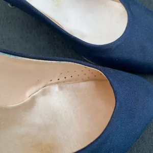 💙 Vintage 1950s or 60s Saks Fifth Avenue Fenton Last Size 7 Navy Blue Kitten Heels Pumps 💙 thumbnail 4