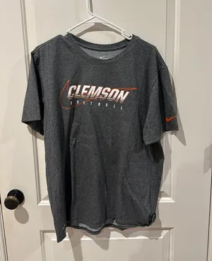 Nike Tshirt thumbnail 1