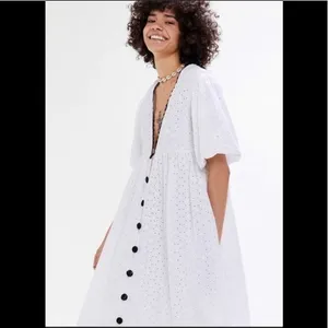 Urban Outfitters Eyelet Dress Women Small White Boho Crochet Button Midi Dress‎ thumbnail 4
