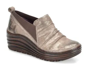 Bionica wedge shoes gold metallic shimmer‎ size 7 thumbnail 1