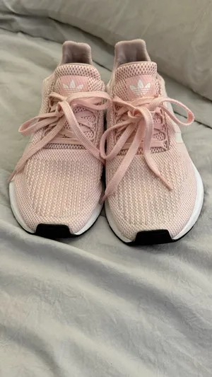 Adidas Women’s Originals Swift Run Ice Pink Athletic Running Shoes - Size 7 thumbnail 2