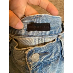 UNIQLO Women's Light Wash High/Mid-Rise Straight Leg Denim Jeans Classic Mom thumbnail 6
