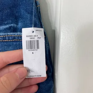 NEW Old Navy women’s extra high-rise curvy sky-hi‎ straight medium wash jeans 6 thumbnail 2