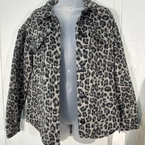 Bagatelle Gray Animal Print Wool Button Down Shacket Size XS EUC thumbnail 3