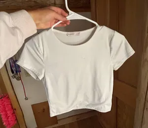 White Crop Top🤍 thumbnail 1