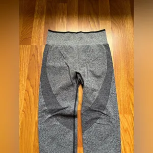 Victoria’s Secret pink seamless leggings thumbnail 3