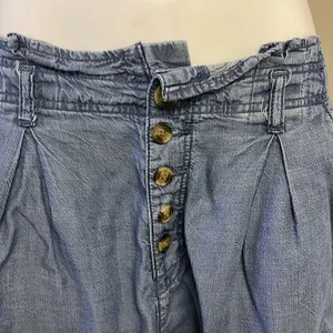 American Eagle Blue High Rise Button Down Pleated Pocketed Mom Shorts- Size 14 thumbnail 3