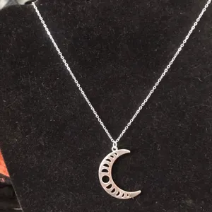 Crescent Moon Necklace thumbnail 2