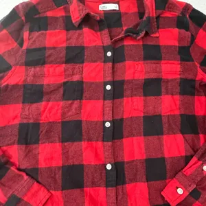 Croft & Barrow Womens Red Black Buffalo Plaid Flannel Shirt Large Long Sleeve thumbnail 3