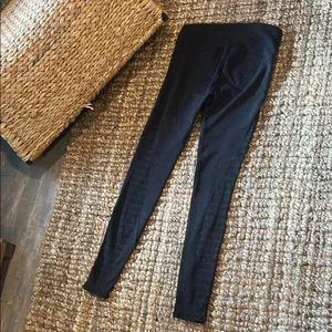 Lululemon Black Mesh Cut Out Full Length Leggings Size 2 thumbnail 6