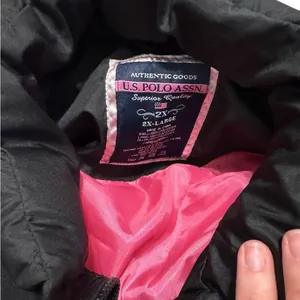 🖤 U.S. Polo Assn.‎ Black Puffer Vest 2XL w/ Hot Pink Lining 🖤 thumbnail 3