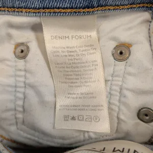 Denim Forum The Nico Mid Rise Skinny Crop Jeans Light Wash Raw Hem Size 28 thumbnail 4