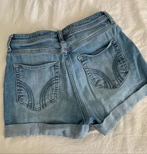 Hollister High Rise Boyfriend Shorts thumbnail 4