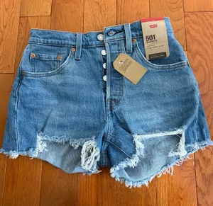 Levi’s Shorts thumbnail 1