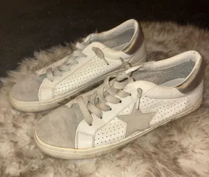 Madden Girl Sneakers thumbnail 1