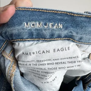 American Eagle Mom Jeans Size 2 SHORT thumbnail 5