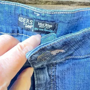 Riders by Lee size 16 Mid Rise Boot cut inseam 30”. thumbnail 3