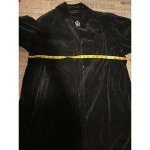 Vintage Black Velvet Opera Coat Womens M Belted Cameo Rhinestone Union Made USA thumbnail 5