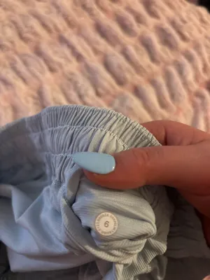 Lululemon Hotty Hot 2.5" Low-Rise thumbnail 4