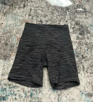 Lululemon shorts thumbnail 2