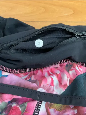 Lululemon Run: Speed Short *4-way Stretch Secret Garden / Black Sz 2 thumbnail 10