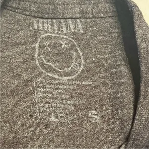 Nirvana Womens Size Small Grey Gray Short Sleeve Shirt Kurt‎ Cobain Grunge 90s thumbnail 2