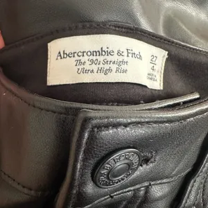 Abercrombie & Fitch Black Vegan Leather 90s Straight Pants Curve Love High Rise thumbnail 5