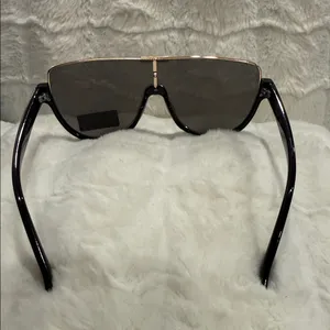 *NWOT* GUESS | Aviator Shield | Black & Mirror Gold | Sunglasses thumbnail 3