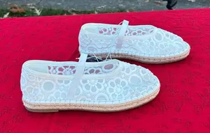 Universal Threads Women's Celia Floral Lace Mary Jane Espadrille Flat by size 7.5 thumbnail 1