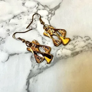 Gold tone drop earrings Gold thumbnail 2