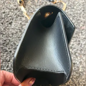 Elegant Black Leather Bag with Gold Accents thumbnail 8