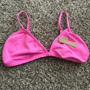NWT (C4)?SKIMS Outdoor Rhinestones Skimpy Triangle Bralette In Taffy Pink 4x thumbnail 4