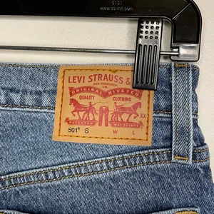 Levi’s 501 Skinny Jeans, Medium Indigo, Size 24, EUC thumbnail 6