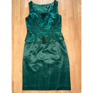 Adrianna Papell Occasions Green Satin Peplum Beaded Cocktail Dress Size 10 thumbnail 2
