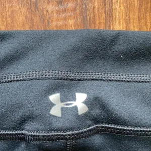 Under Armour‎ fitted Capri leggings black and white size medium thumbnail 6