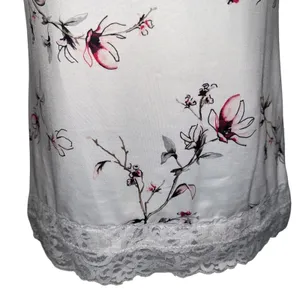 WHITE‎ HOUSE BLACK MARKET White Floral Lace Trim Cami Tank Top EUC Size XS thumbnail 4