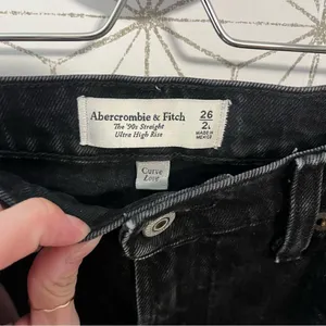 Abercrombie & Fitch The 90’s Ultra High Rise 2L Black thumbnail 3