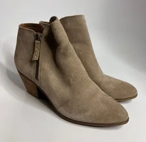 Frye Suede Ankle Booties Womens 10 Ash Tan Excellent Pointed Toe Block Heel Zip thumbnail 1