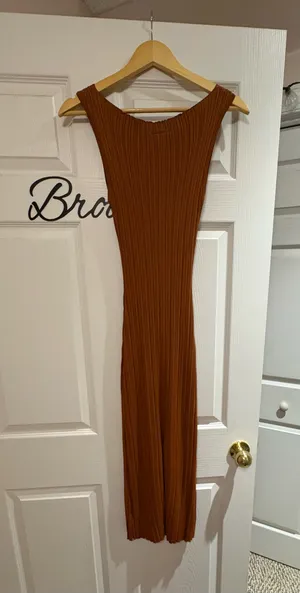 Boutique dress thumbnail 2