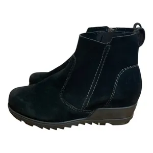 •Black Suede Ankle Boots thumbnail 4