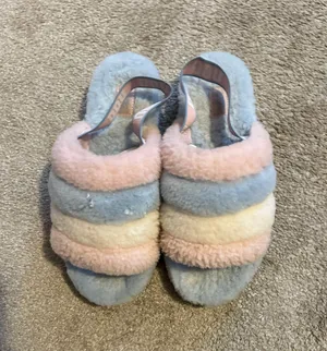 Slippers thumbnail 1