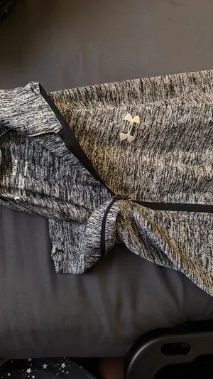 HeatGear Under Armour Women’s grey long sleeve sweatshirts thumbnail 4