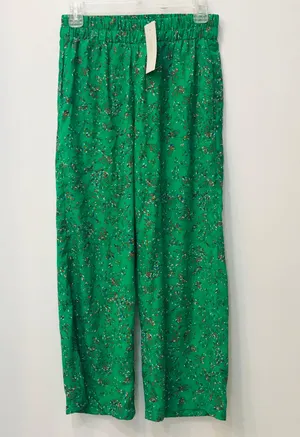 Sienna Sky NWT  cropped green pants sz small. thumbnail 1