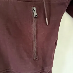 Old Navy Active Dynamic Fleece Half Zip Hoodie Maroon Burgundy Thumbhole Cropped thumbnail 6