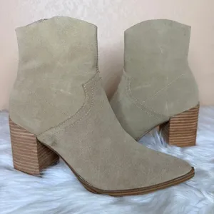 Steve Madden Cate Sand Suede Block Heel Pointed Toe Pull On Ankle Boots Size 8 thumbnail 1