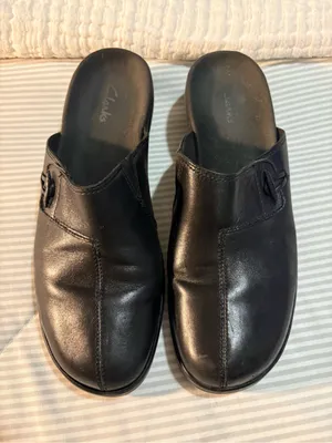 Clarks Black Leather Slip-On Clogs size 8M thumbnail 3
