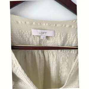 Loft Women's Sz Large 100% Cotton V-Neck Ruffle Sleeve Eyelet Trimmed‎ Blouse thumbnail 6
